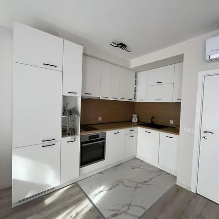 Апартамент Harmony Apartment- 4 People- New Modern Flat-by The Sea