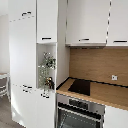 Harmony Apartment- 4 People- New Modern Flat-by The Sea Варна
