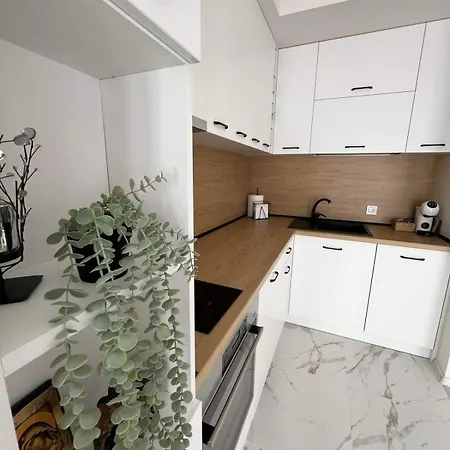 Апартамент Harmony Apartment- 4 People- New Modern Flat-by The Sea *