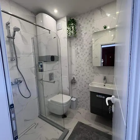 Harmony Apartment- 4 People- New Modern Flat-by The Sea Apartman